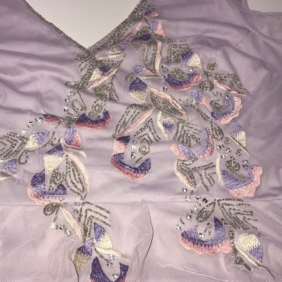 Asos Curve embroidered embellished dress plus 18 - Picture 7 of 7